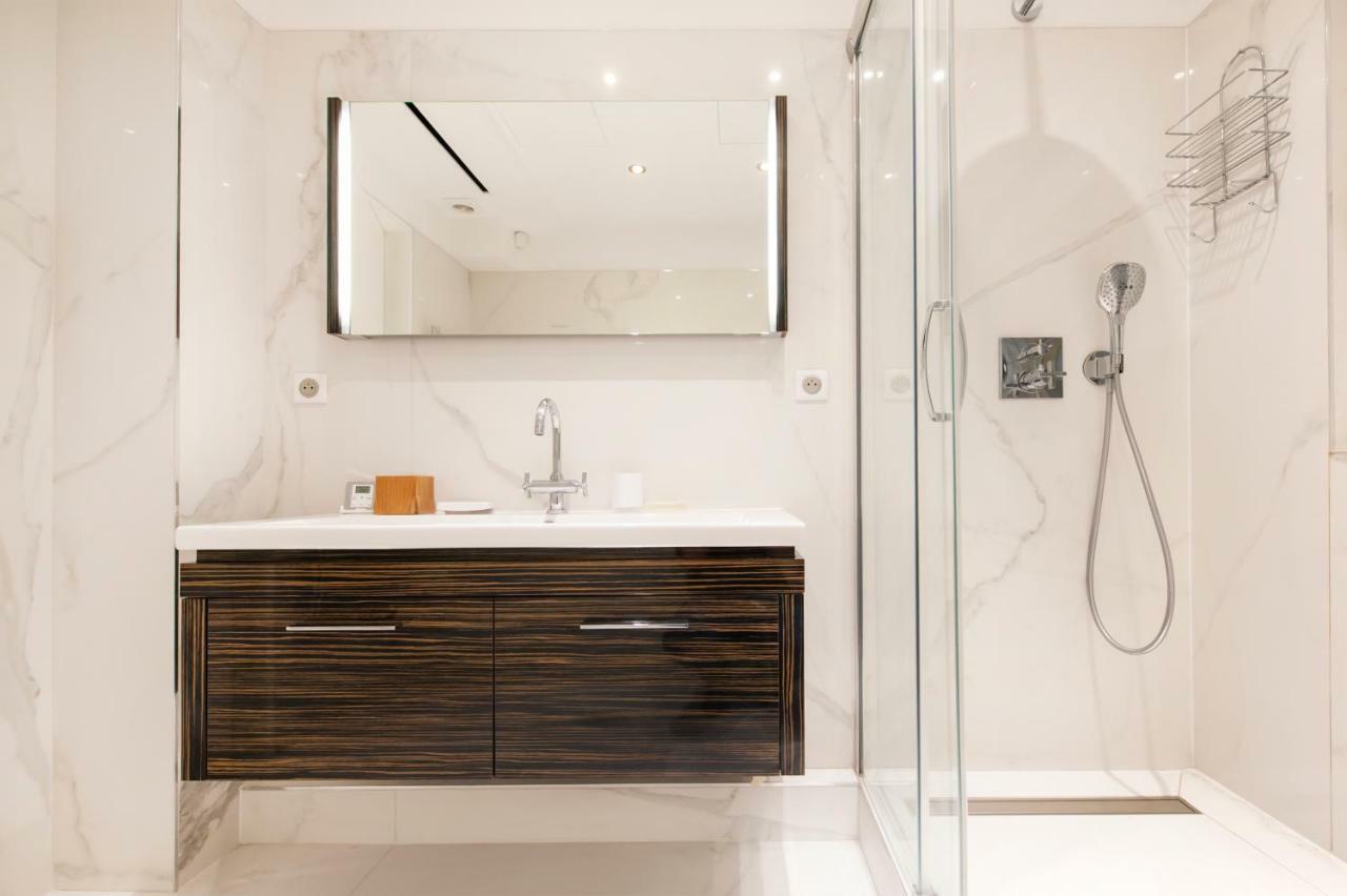 Luxury Montaigne Apartment Paris Exterior photo