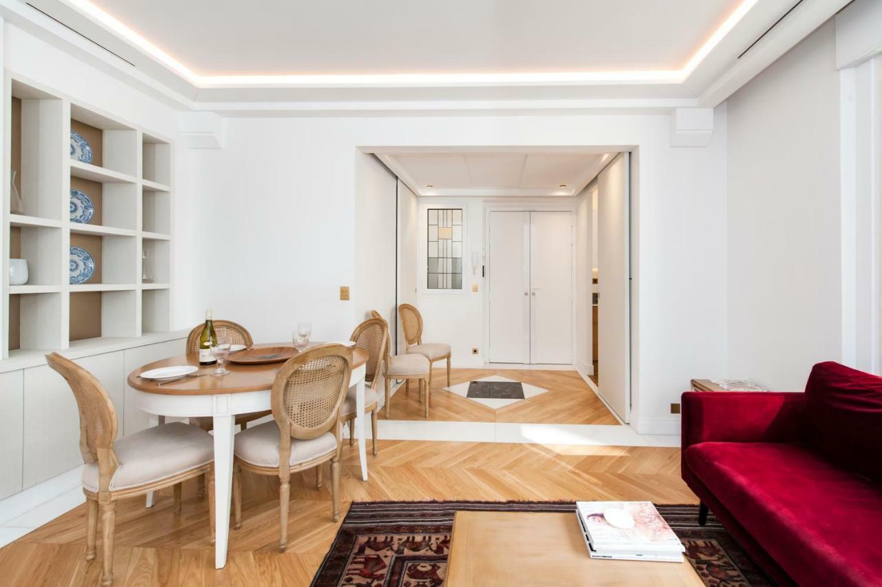 Luxury Montaigne Apartment Paris Exterior photo