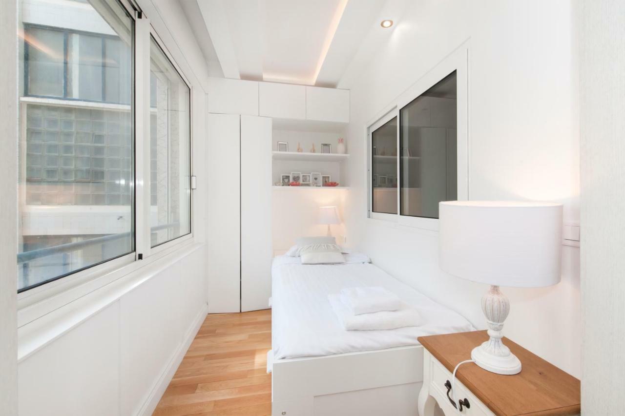 Luxury Montaigne Apartment Paris Exterior photo